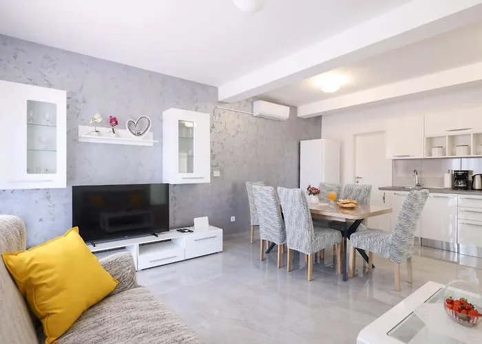 Deluxe Sanja With Seaview Apartament *