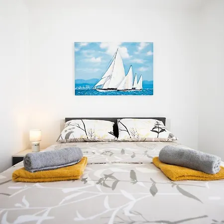 Deluxe Sanja With Seaview Apartment