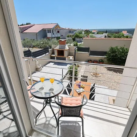 Apartman Deluxe Sanja With Seaview Gornji Karin
