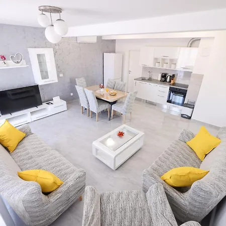 Apartman Deluxe Sanja With Seaview