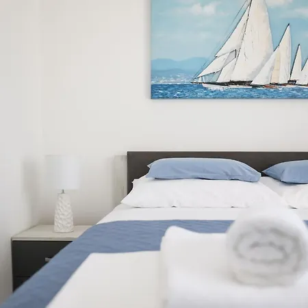 Deluxe Sanja With Seaview Апартаменты Горни-Карин